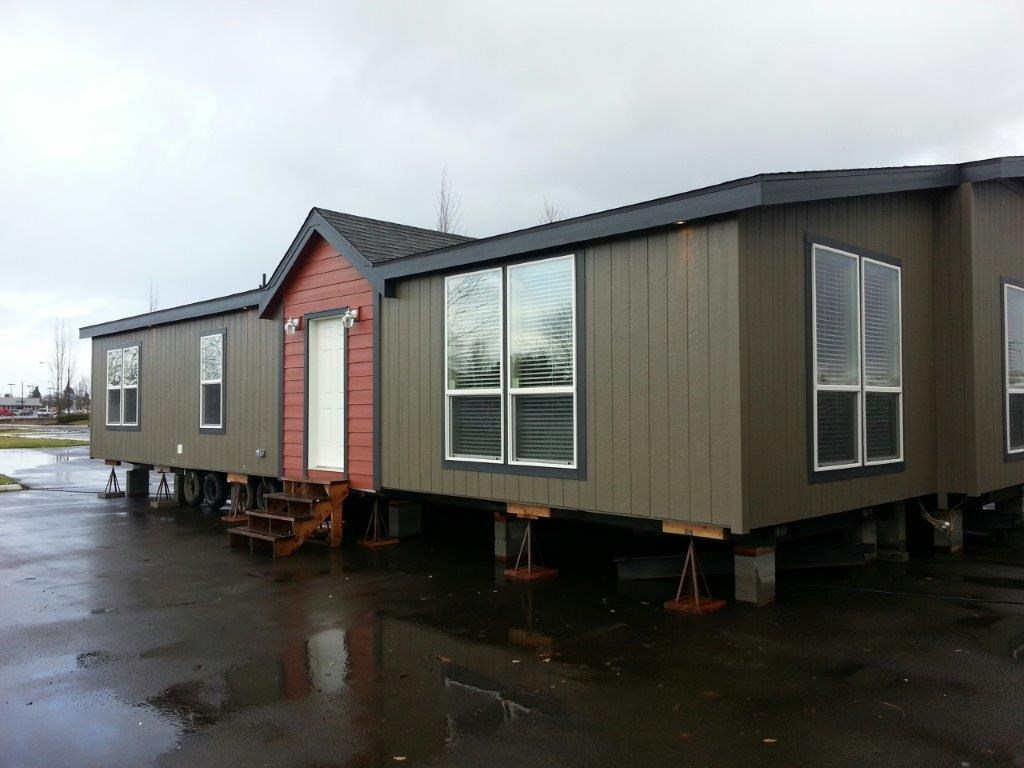 THE PONDEROSA CLAYTON