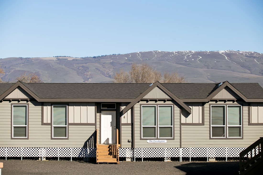 The ING681F EUCALYPTUS   (FULL) GW Exterior. This Manufactured Mobile Home features 3 bedrooms and 2 baths.